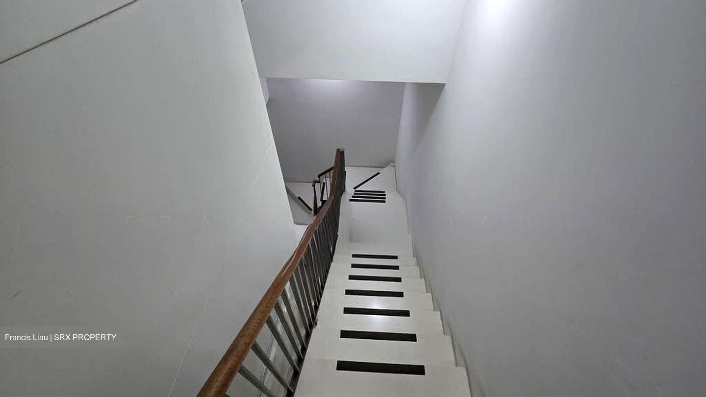 West Coast Drive (D5), Terrace #568250381